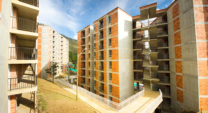 Minvivienda lidera esta semana 6 sorteos a través de los cuales 1.148 familias vulnerables de Medellín y Yolombó accederán a casas gratis