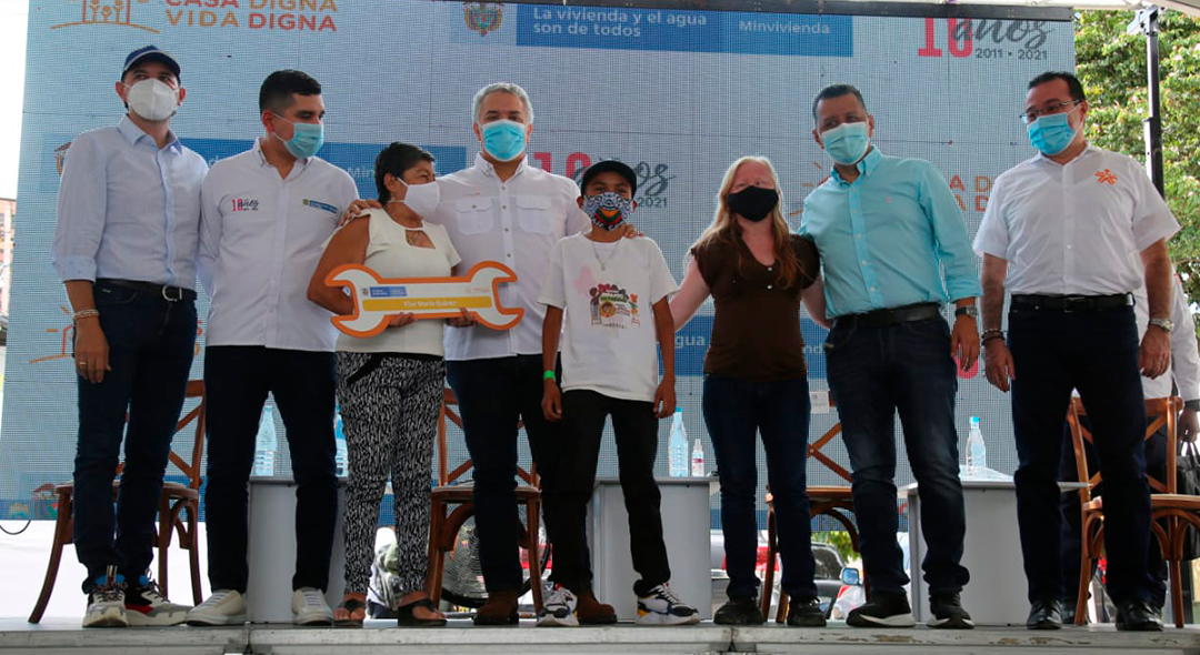 Una inversión de $20 mil millones del Gobierno Nacional y la Alcaldía de Ibagué para 1.800 mejoramientos tendrá la ciudad. Foto: Sharon Durán (MVCT)