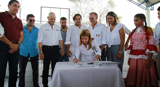 Atlantico firma con Minvivienda 13 convenios para segunda fase de viviendas gratis