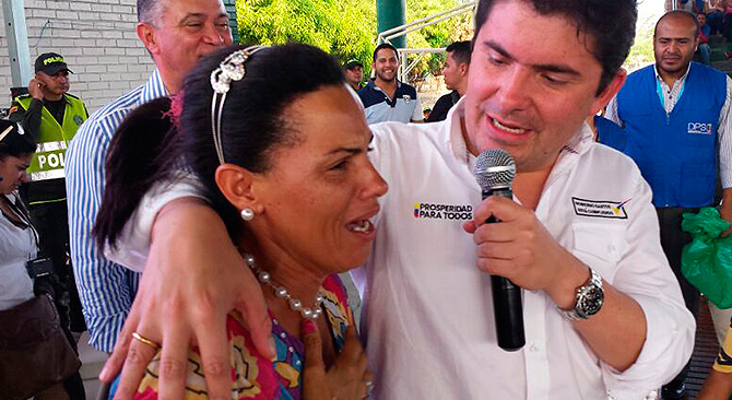 Ministro de Vivienda, Luis Felipe Henao Cardona, llevó bienestar y calidad de vida a familias humildes y desplazadas de La Guajira y Cesar, que ganaron casas gratis hoy