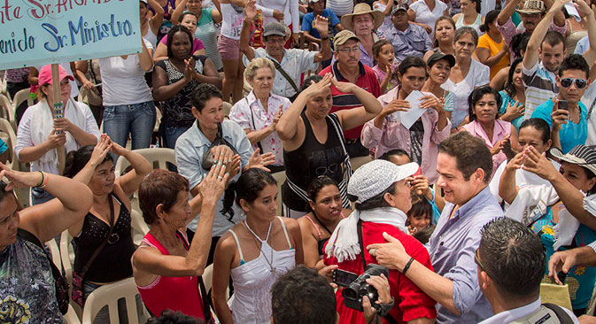 Vargas Lleras sigue llegando a todos los rincones del país con el programa de las viviendas gratis