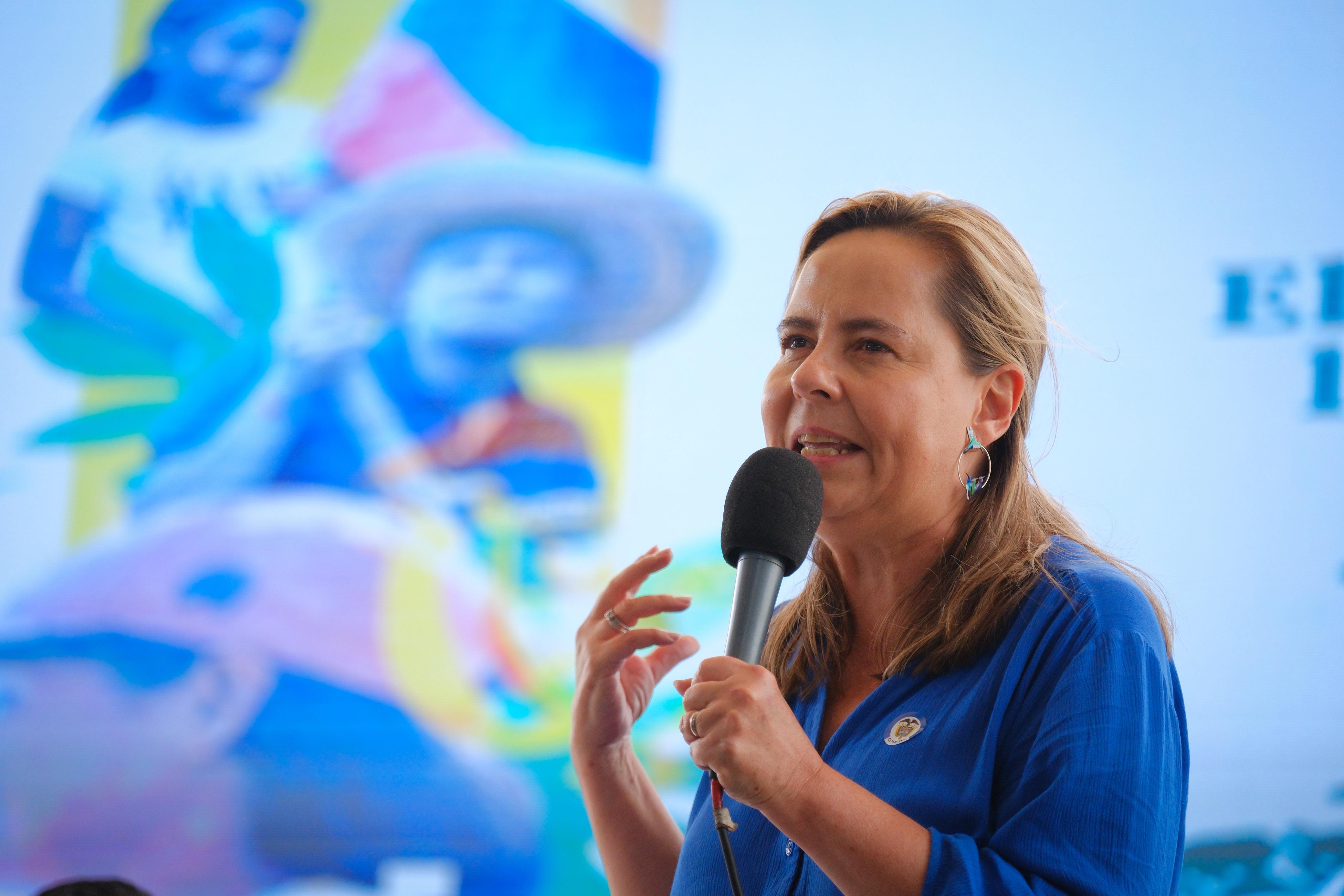 FOTOGRAFIA MINISTRA HELGA MIRA RIVAS EN PACTO POR EL CAUCA 01