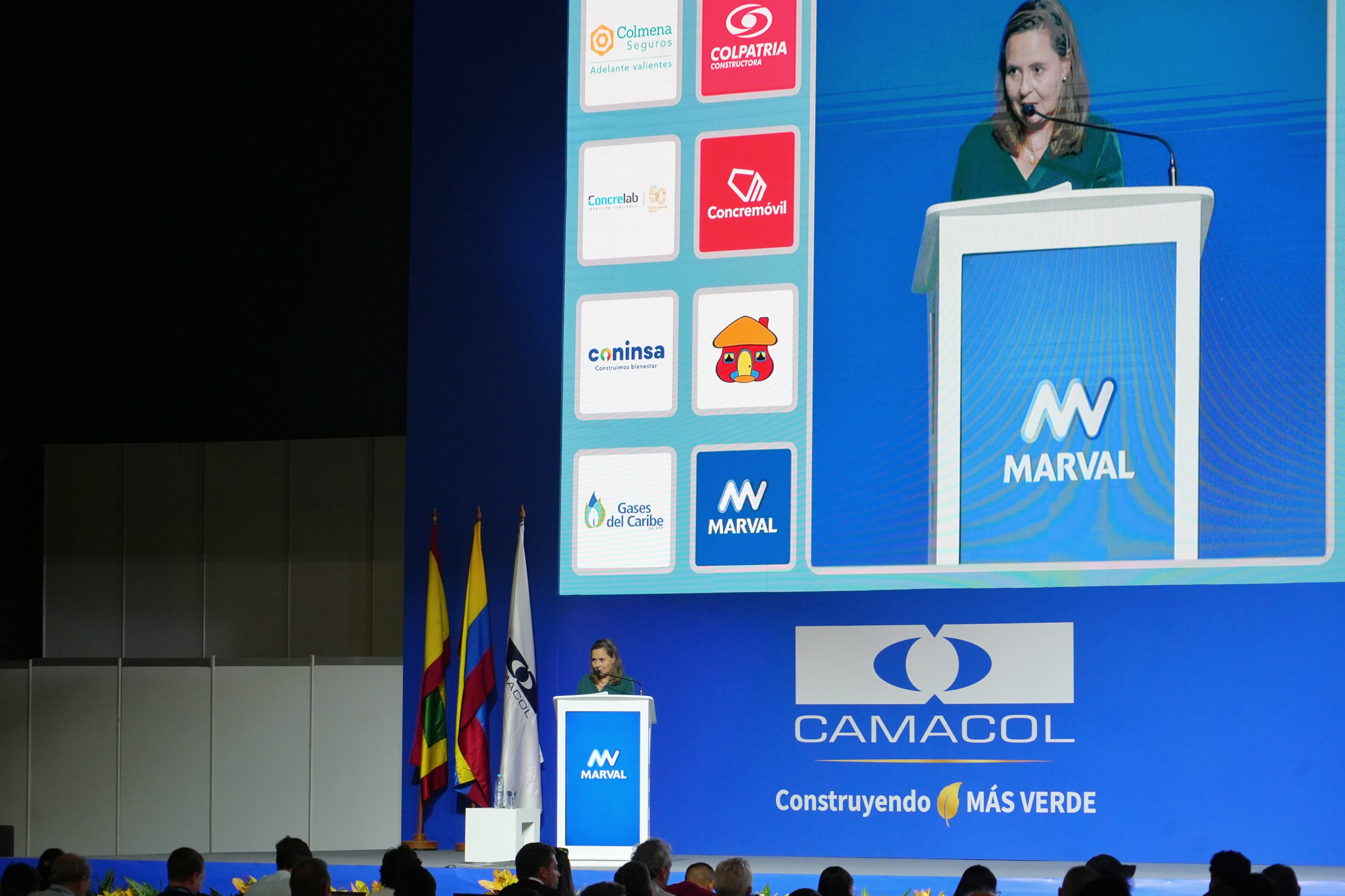 FOTOGRAFÍA MINISTRA DE VIVIENDA HELGA RIVAS EN INTERVENCIÓN SOBRE POLÍTICA INTEGRAL NUESTRO HÁBITAT BIODIVERSO