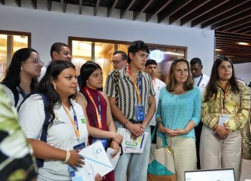 fotografia ministra de Vivienda en reunion con ACOFI