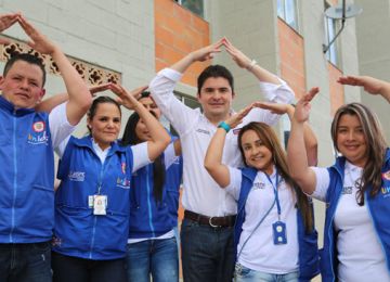 Minvivienda entrego hoy en Antioquia 176 viviendas gratis y sorteo otras 63