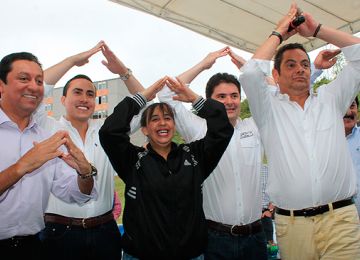 En gira por Santander Minvivienda celebra los dos anos del programa de las 100mil viviendas gratis
