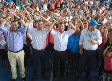 En su primera visita al Meta Pumarejo asigno 220 viviendas gratuitas e inicio obras de alcantarillado