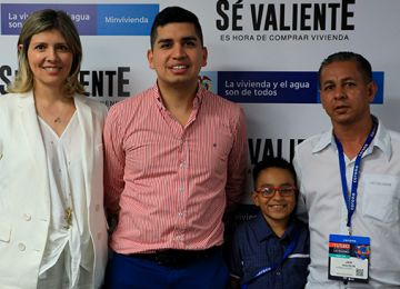 Minvivienda y Cajas de Compensacion entregan el primer subsidio concurrente