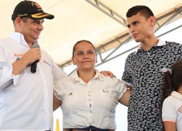 Hoy 256 familias vallecaucanas de bajos recursos estrenaran casa