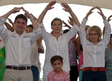 Minvivienda entrego hoy 38 casas gratis a las familias que perdieron sus hijos en la tragedia de Fundacion