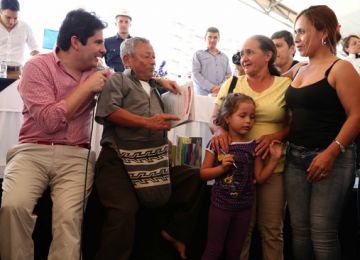 Maratónica jornada de entrega de viviendas gratis en Quindío y Valle