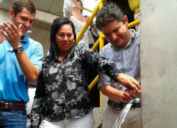 Ministro Felipe Henao sorteó viviendas gratis e inauguró acueductos y alcantarillados en el Magdalena