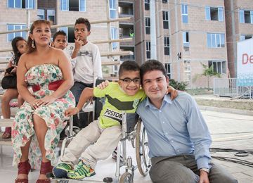 Ministro de Vivienda, Luis Felipe Henao Cardona, sorteará mañana miércoles 606 viviendas gratis en Medellín