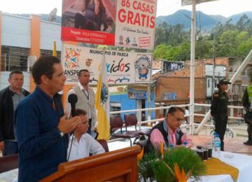 Vargas Lleras invitó a alcaldes y gobernadores a habilitar suelo para nuevo Programa de Vivienda Social