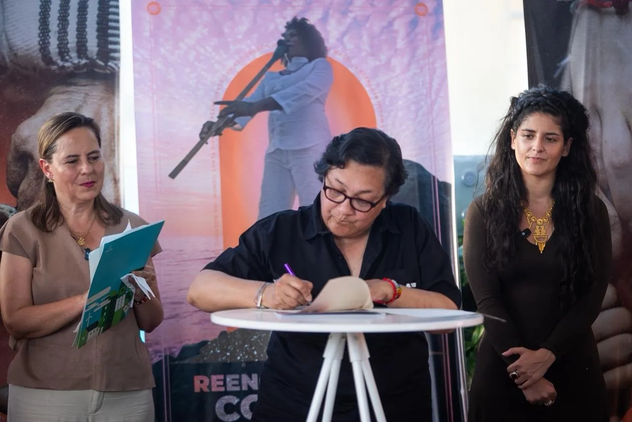 FOTOGRAFIA FIRMA PROYECTO DESALINIZADORAS PARA SANTAMARTA 04