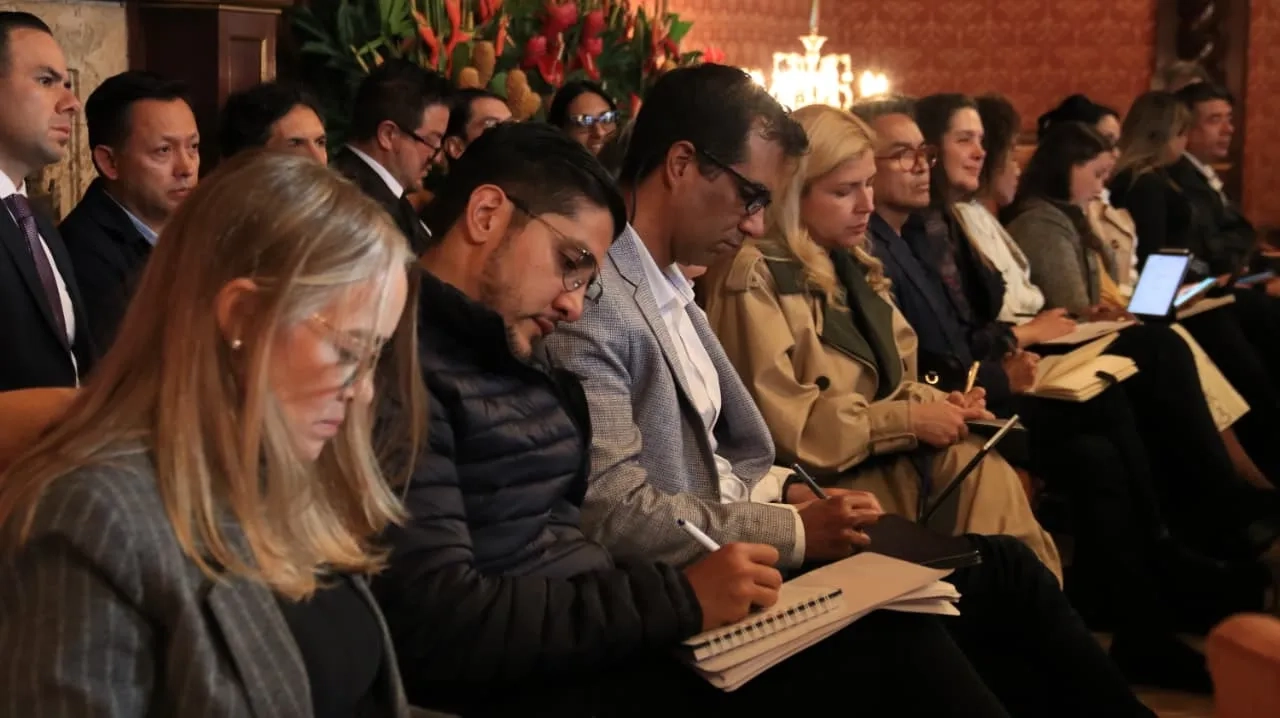 FOTOGRAFIA COMUNICADO ESTRATEGIA TODOS PONEN 03