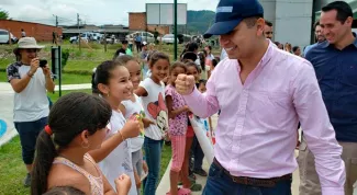 Ministro Jonathan Malagon entrego parque recreo deportivo en Urbanizacion Sol Naciente de Amalfi Antioquia