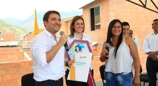 Minvivienda entrego 88 casas a familias ahorradoras de Vijes Valle del Cauca